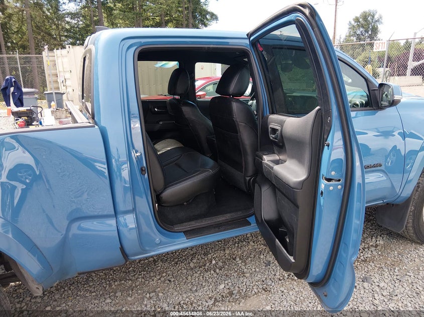 2019 Toyota Tacoma VIN 5TFDZ5BN0KX043227 IAAI salvage auction — REAR END, Bill Of Sale (Washington), sold $13,100 on 2026-07-16 (photo 8)