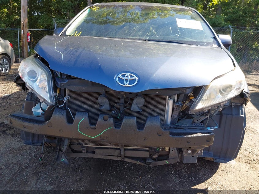 2016 Toyota Sienna VIN 5TDDK3DC8GS145120 IAAI salvage auction — FRONT END, Salvage Title, sold $4,975 on 2026-07-24 (photo 6)