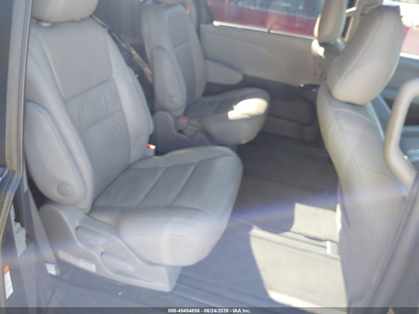 2016 Toyota Sienna VIN 5TDDK3DC8GS145120 IAAI salvage auction — FRONT END, Salvage Title, sold $4,975 on 2026-07-24 (photo 8)