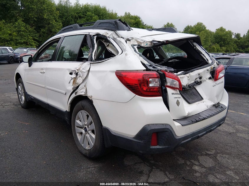 2019 Subaru Outback VIN 4S4BSABC2K3388149 IAAI salvage auction — ROOF, Salvage (Connecticut), sold $775 on 2026-07-30 (photo 3)