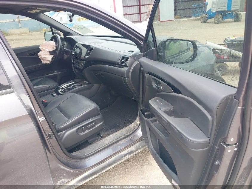 2021 Honda Passport VIN 5FNYF8H07MB039132 IAAI salvage auction — RIGHT FRONT, Salvage Title, sold $9,250 on 2026-08-19 (photo 5)