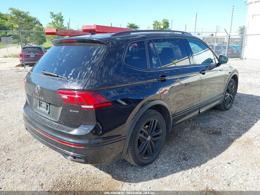 2022 Volkswagen Tiguan VIN 3VV8B7AX1NM169256 IAAI salvage auction — STORM DAMAGE, Salvage (Illinois), sold $12,800 on 2026-07-30 (photo 4)