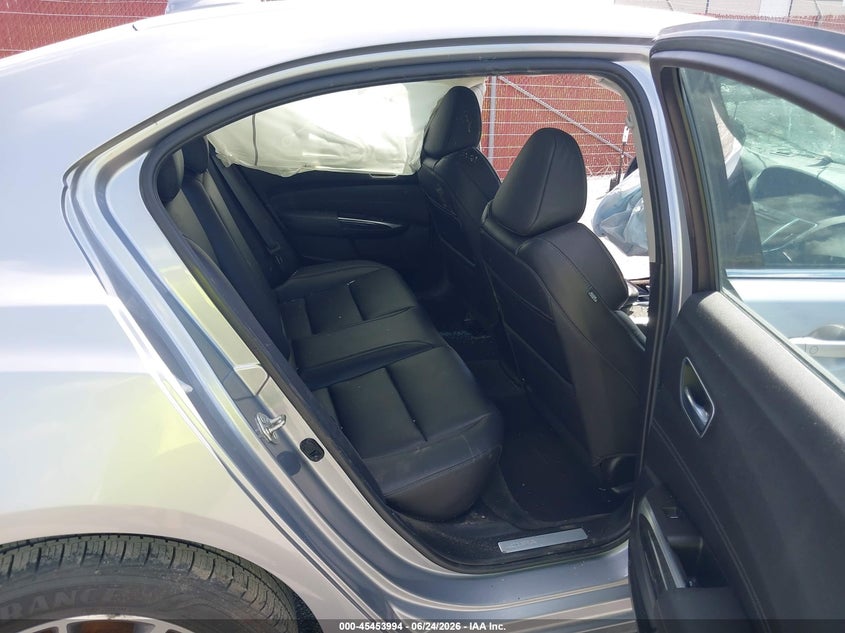 2019 Acura Tlx VIN 19UUB1F34KA000052 IAAI salvage auction — SIDE, Salvage Title, sold $925 on 2026-08-02 (photo 8)
