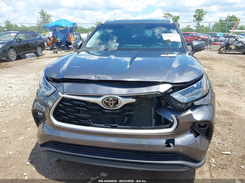 2022 Toyota Highlander VIN 5TDGZRBH4NS579221 IAAI salvage auction — FRONT END, Salvage Title, sold $13,600 on 2026-07-23 (photo 6)