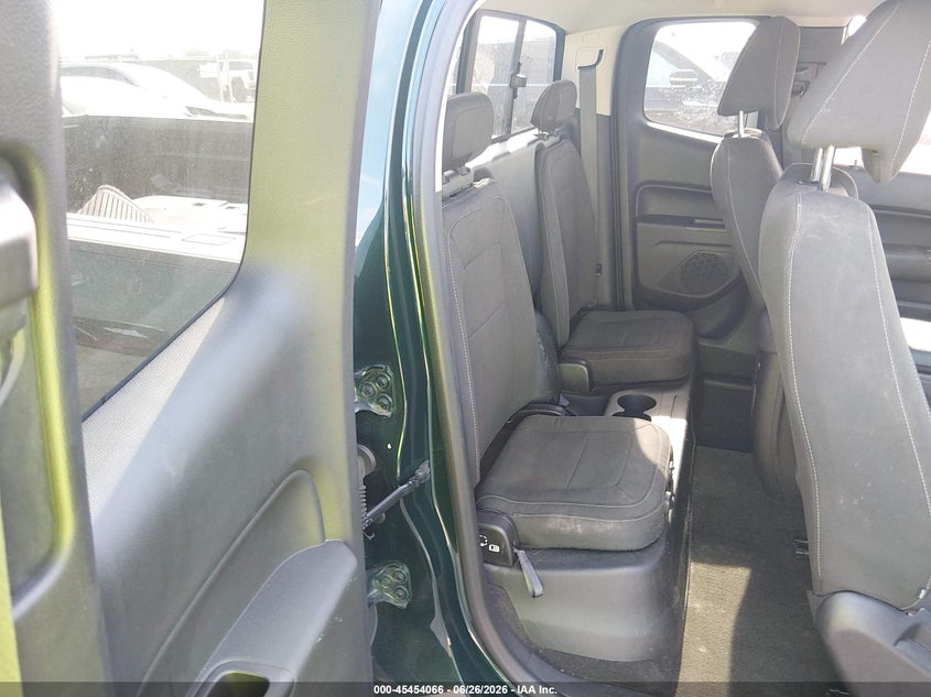 2015 Chevrolet Colorado VIN 1GCHSBE3XF1223497 IAAI salvage auction — FRONT END, Salvage (Texas), sold $2,600 on 2026-08-01 (photo 8)