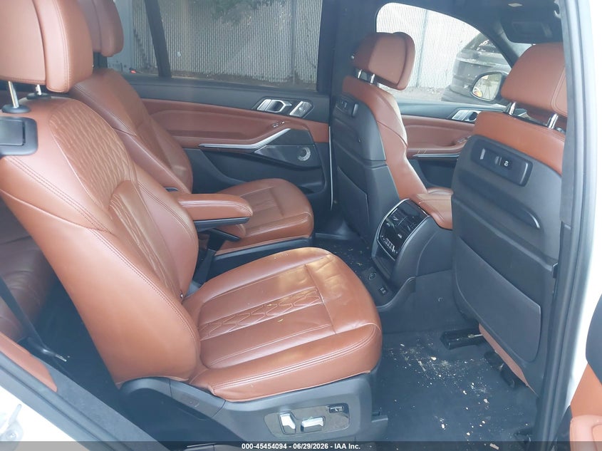 2021 BMW X7 VIN 5UXCX6C01M9E61735 IAAI salvage auction — THEFT, Salvage (Pennsylvania), sold $23,650 on 2026-08-25 (photo 8)