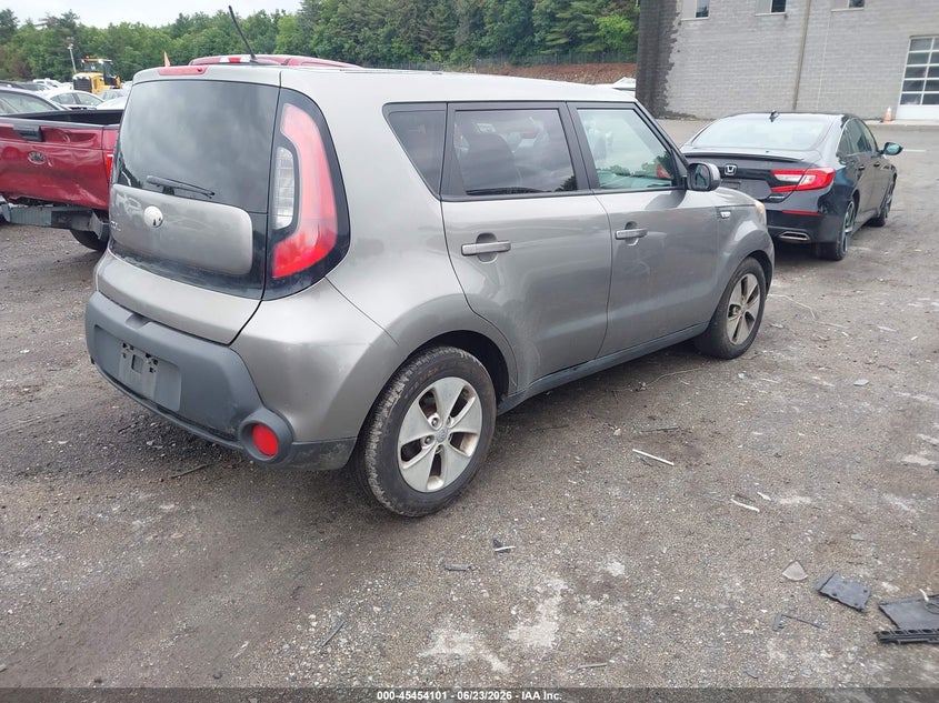 2014 Kia Soul VIN KNDJN2A28E7016513 IAAI salvage auction — NORMAL WEAR, Clear (Massachusetts), sold $750 on 2026-07-24 (photo 4)