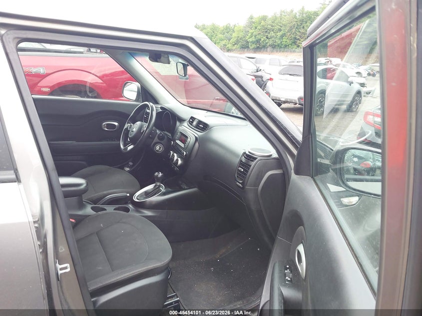 2014 Kia Soul VIN KNDJN2A28E7016513 IAAI salvage auction — NORMAL WEAR, Clear (Massachusetts), sold $750 on 2026-07-24 (photo 5)