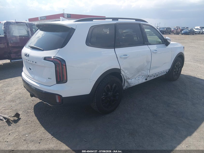 2025 Kia Telluride VIN 5XYP5DGC4SG691120 IAAI salvage auction — SIDE, Salvage (Arkansas), sold $22,300 on 2026-08-01 (photo 4)