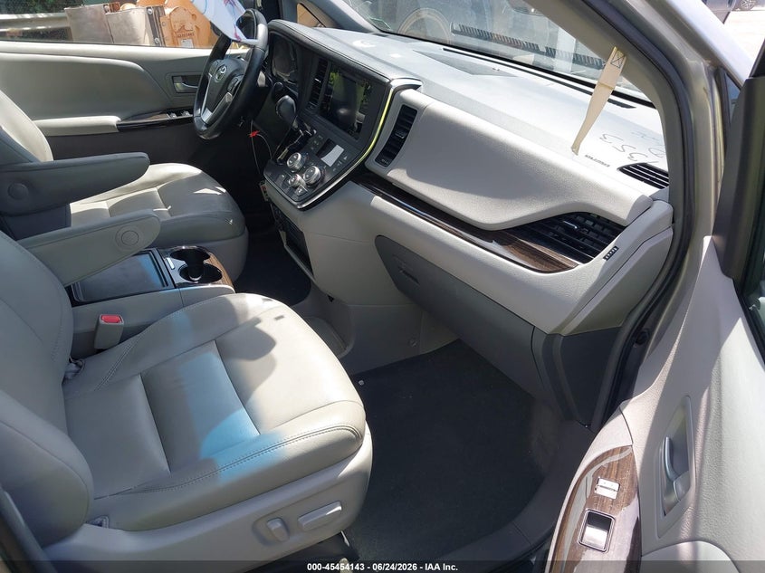 2017 Toyota Sienna VIN 5TDYZ3DCXHS891101 IAAI salvage auction — SIDE, Salvage (North Carolina), sold $2,900 on 2026-07-23 (photo 5)