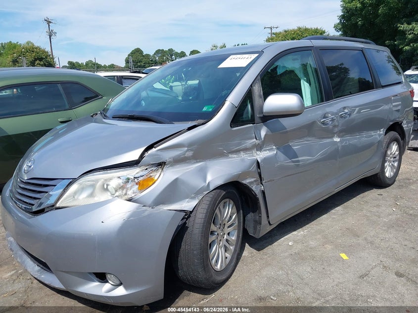 2017 Toyota Sienna VIN 5TDYZ3DCXHS891101 IAAI salvage auction — SIDE, Salvage (North Carolina), sold $2,900 on 2026-07-23 (photo 6)