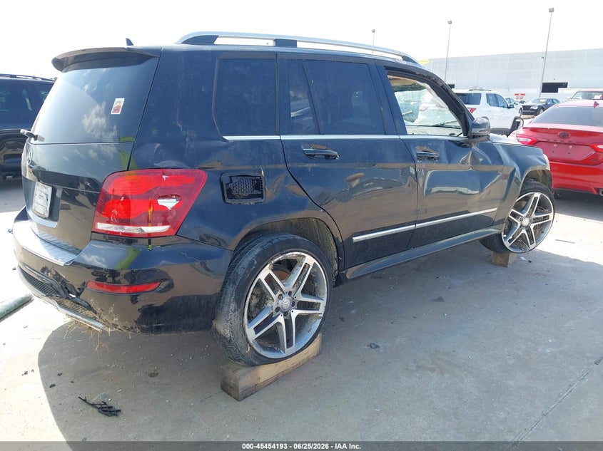 2014 Mercedes-benz Glk-klasse VIN WDCGG5HB7EG178395 IAAI salvage auction — ROLLOVER, Salvage (Texas), sold $1,800 on 2026-08-05 (photo 4)