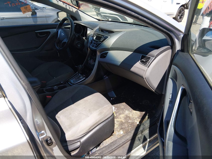 2013 Hyundai Elantra VIN KMHDH4AE5DU816840 IAAI salvage auction — NORMAL WEAR, Clear (Washington), sold $375 on 2026-07-29 (photo 5)