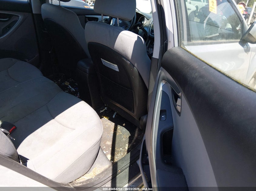 2013 Hyundai Elantra VIN KMHDH4AE5DU816840 IAAI salvage auction — NORMAL WEAR, Clear (Washington), sold $375 on 2026-07-29 (photo 8)
