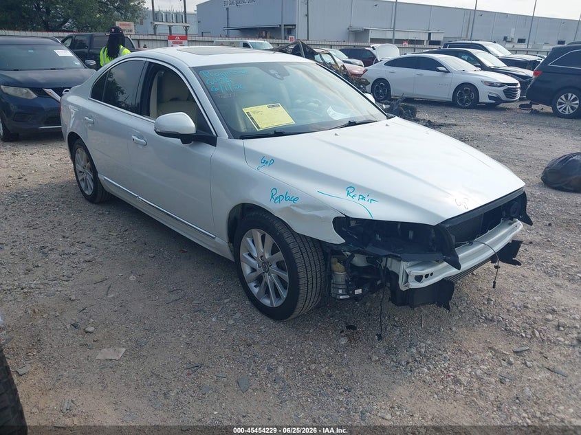 2015 Volvo S80 VIN YV126MAD2F1184595 IAAI salvage auction — FRONT END, Wait Title, sold $2,050 on 2026-08-20 (photo 1)