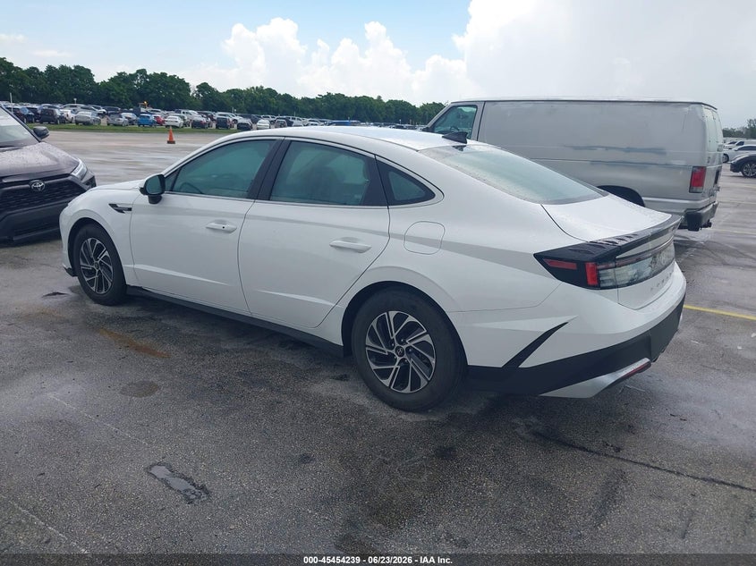 2026 Hyundai Sonata VIN KMHL24JJ3TA154587 IAAI salvage auction — WATER/FLOOD, Salvage Title, sold $6,800 on 2026-07-09 (photo 3)