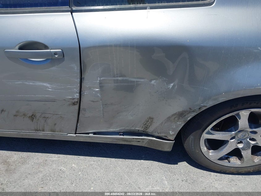 2003 Infiniti G VIN JNKCV54E33M204515 IAAI salvage auction — SIDE, Salvage (California), sold $650 on 2026-07-26 (photo 6)
