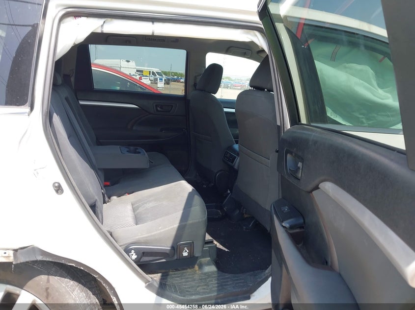 2016 Toyota Highlander VIN 5TDBKRFH9GS256486 IAAI salvage auction — RIGHT SIDE, Salvage (Texas), sold $2,350 on 2026-07-28 (photo 8)