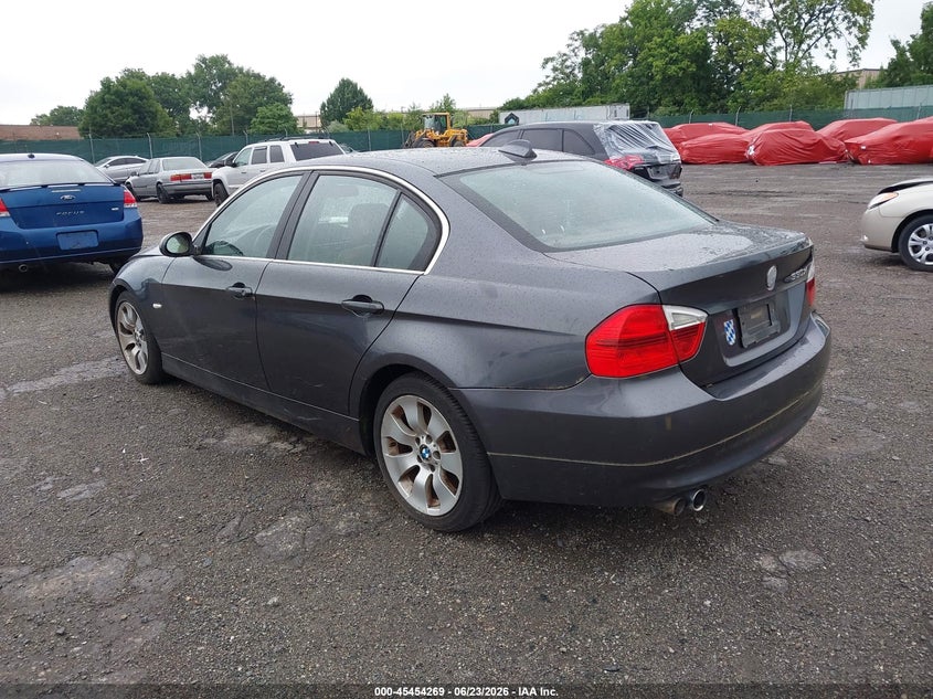 2006 BMW 3er VIN WBAVD33556KV64286 IAAI salvage auction — NORMAL WEAR, Clear (Pennsylvania), sold $550 on 2026-07-31 (photo 3)