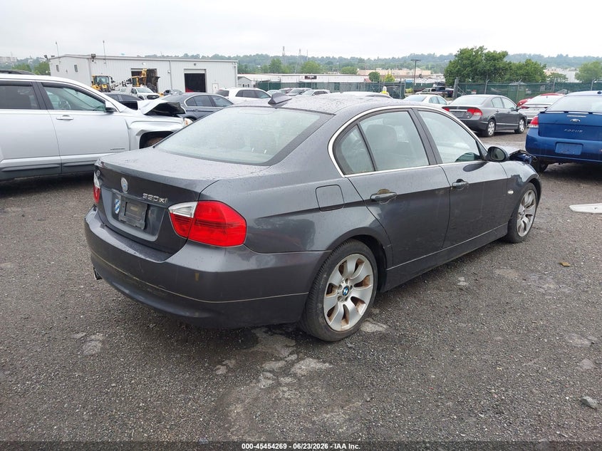 2006 BMW 3er VIN WBAVD33556KV64286 IAAI salvage auction — NORMAL WEAR, Clear (Pennsylvania), sold $550 on 2026-07-31 (photo 4)