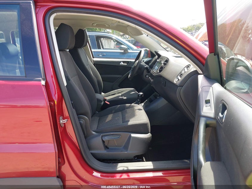 2012 Volkswagen Tiguan VIN WVGBV7AX1CW001380 IAAI salvage auction — FRONT END, Mv-907A (New York), sold $425 on 2026-08-04 (photo 5)