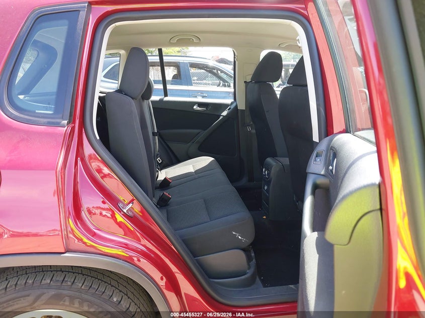 2012 Volkswagen Tiguan VIN WVGBV7AX1CW001380 IAAI salvage auction — FRONT END, Mv-907A (New York), sold $425 on 2026-08-04 (photo 8)