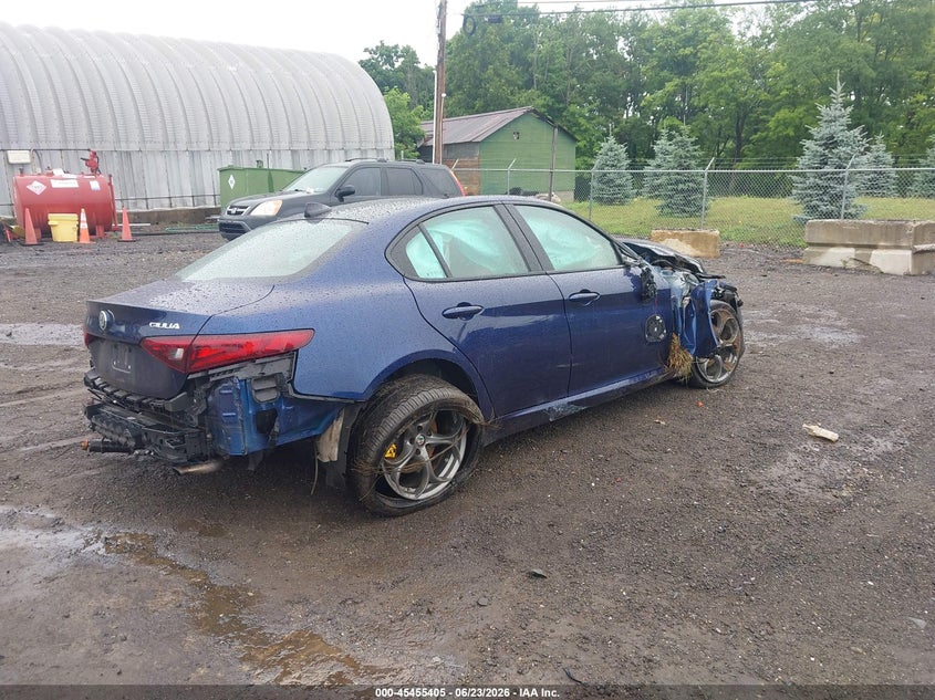2018 Alfa romeo Giulia VIN ZARFAEEN0J7590384 IAAI salvage auction — FRONT END, Wait Title, sold $975 on 2026-09-05 (photo 4)