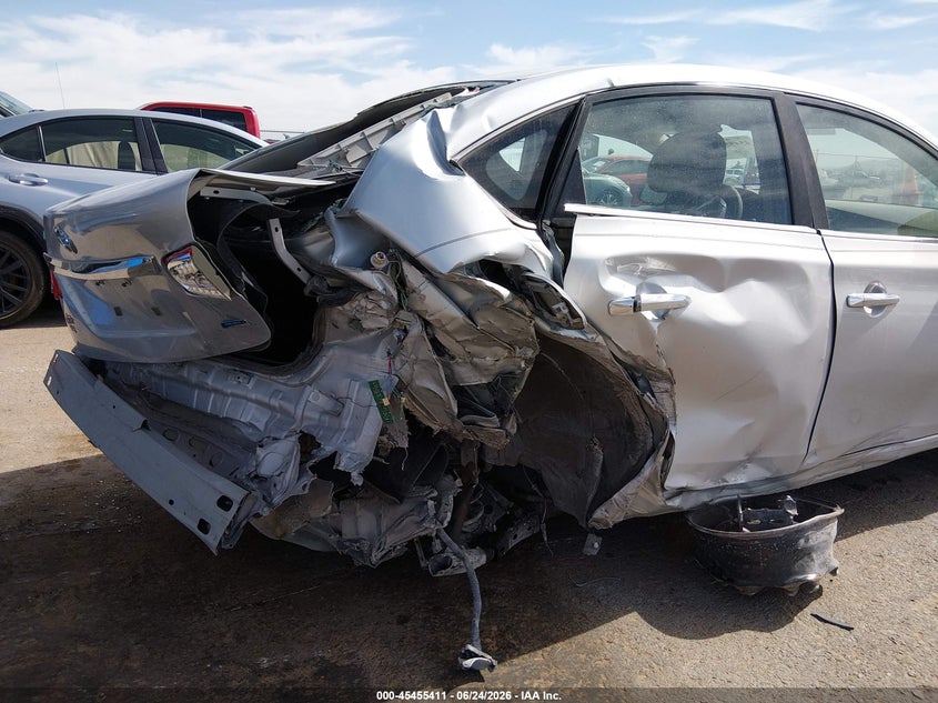 2014 Nissan Sentra VIN 3N1AB7AP4EY211592 IAAI salvage auction — FRONT & REAR, Salvage Title, sold $25 on 2026-07-22 (photo 6)