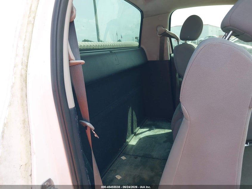 2010 Toyota Tundra VIN 5TFJU5F11AX004525 IAAI salvage auction — NORMAL WEAR, Original (Texas), sold $2,550 on 2026-07-21 (photo 8)