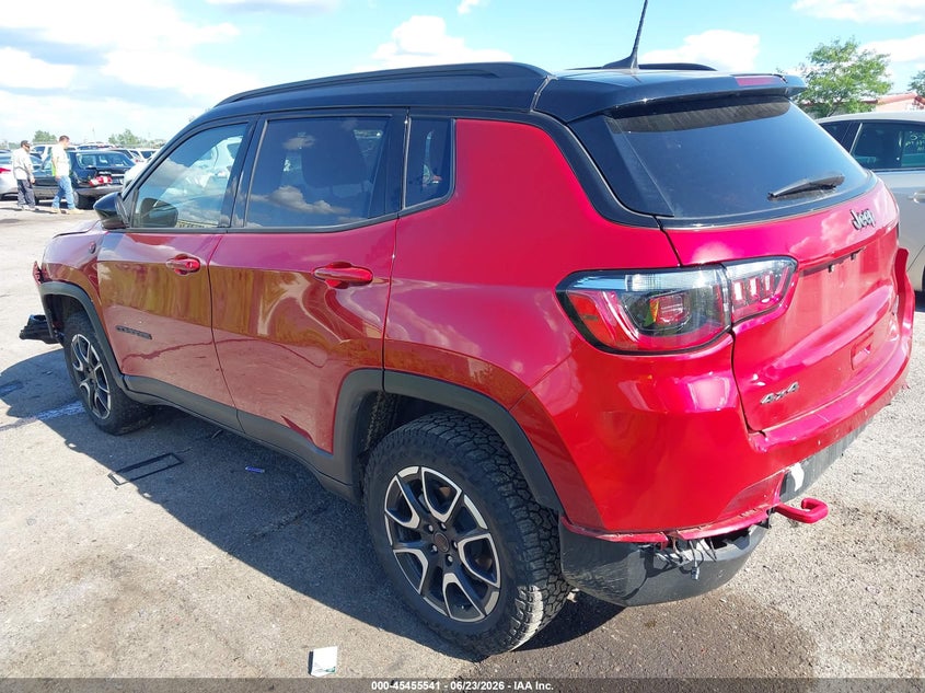 2025 Jeep Compass VIN 3C4NJDDN3ST532946 IAAI salvage auction — FRONT & REAR, Clear (Michigan), sold $5,975 on 2026-09-07 (photo 3)