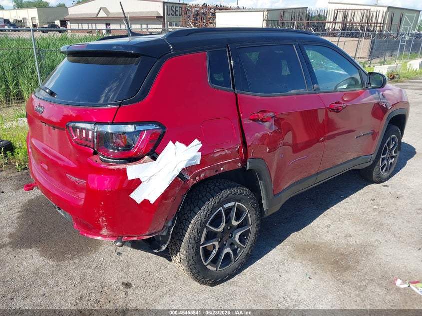 2025 Jeep Compass VIN 3C4NJDDN3ST532946 IAAI salvage auction — FRONT & REAR, Clear (Michigan), sold $5,975 on 2026-09-07 (photo 4)