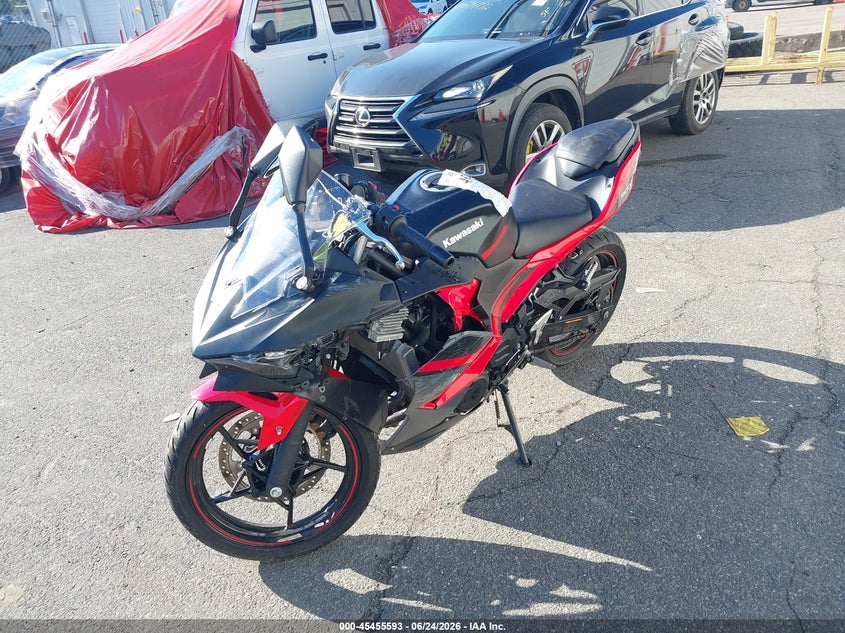 2024 Kawasaki Ninja VIN ML5EXGG14RDA23924 IAAI salvage auction — LEFT SIDE, Salvage Title, sold $1,475 on 2026-07-16 (photo 2)