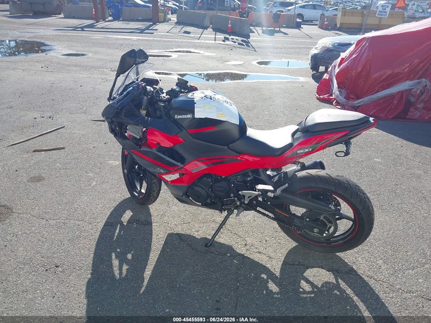 2024 Kawasaki Ninja VIN ML5EXGG14RDA23924 IAAI salvage auction — LEFT SIDE, Salvage Title, sold $1,475 on 2026-07-16 (photo 3)