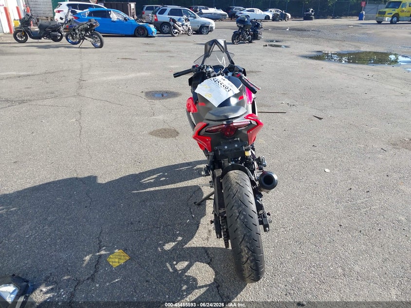 2024 Kawasaki Ninja VIN ML5EXGG14RDA23924 IAAI salvage auction — LEFT SIDE, Salvage Title, sold $1,475 on 2026-07-16 (photo 4)