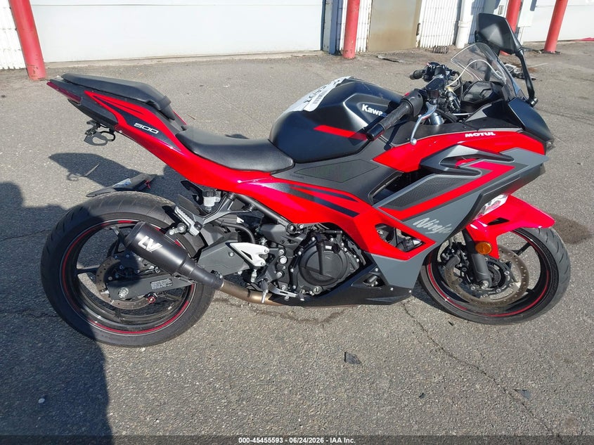 2024 Kawasaki Ninja VIN ML5EXGG14RDA23924 IAAI salvage auction — LEFT SIDE, Salvage Title, sold $1,475 on 2026-07-16 (photo 8)