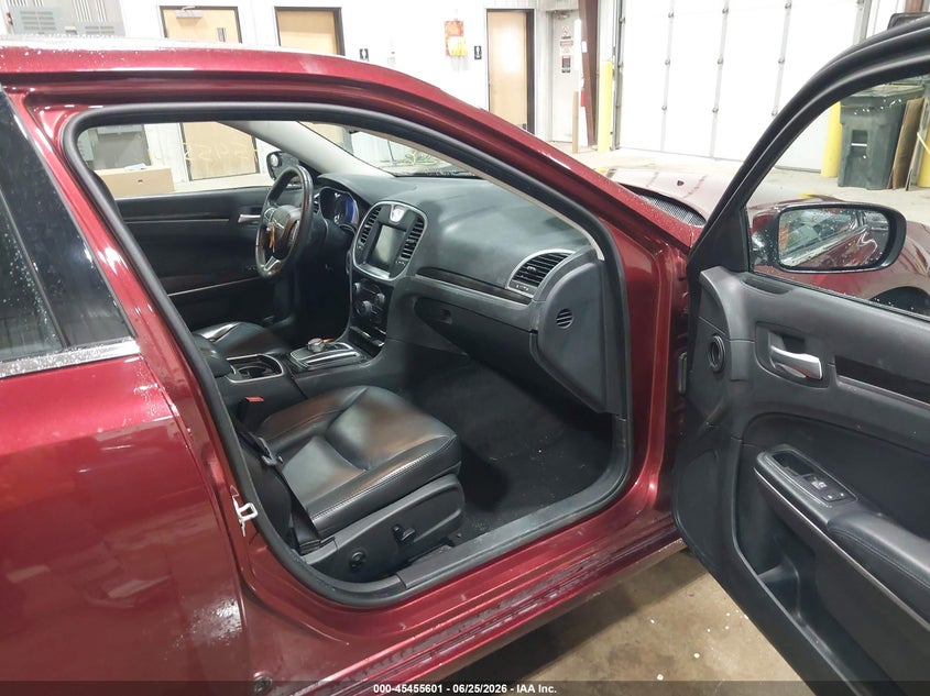 2015 Chrysler 300 VIN 2C3CCARG4FH923424 IAAI salvage auction — SIDE, Salvage (North Dakota), sold $1,450 on 2026-07-22 (photo 5)