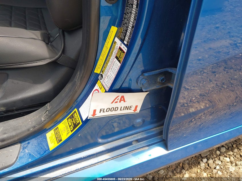 2019 Toyota Camry VIN 4T1B21HK3KU011502 IAAI salvage auction — WATER/FLOOD, Salvage Title, sold $5,600 on 2026-07-31 (photo 6)