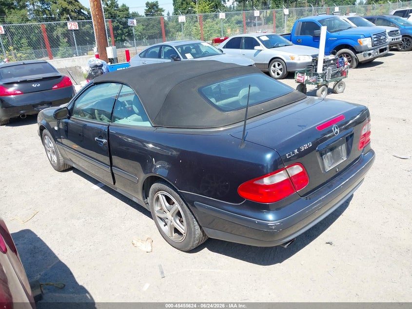 1999 Mercedes-benz Clk-class VIN WDBLK65G8XT007088 IAAI salvage auction — REAR END, Clear (Washington), sold $950 on 2026-07-29 (photo 3)