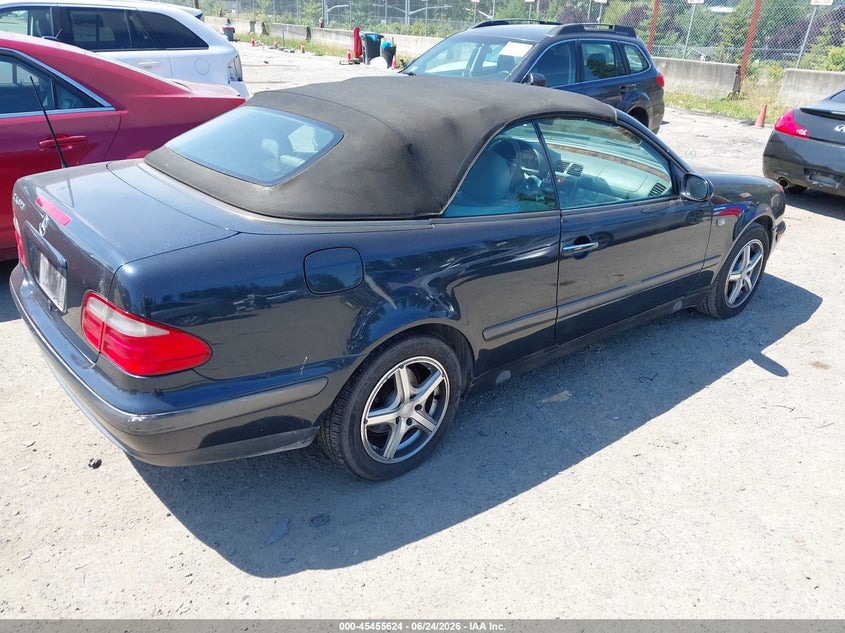 1999 Mercedes-benz Clk-class VIN WDBLK65G8XT007088 IAAI salvage auction — REAR END, Clear (Washington), sold $950 on 2026-07-29 (photo 4)