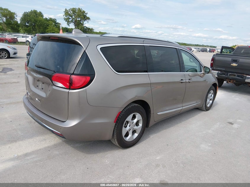 2017 Chrysler Pacifica VIN 2C4RC1EG3HR607604 IAAI salvage auction — HAIL, Salvage (Iowa), sold $3,250 on 2026-08-01 (photo 4)