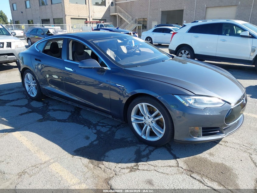 2016 Tesla Model s VIN 5YJSA1E21GF129690 IAAI salvage auction — RIGHT REAR, Salvage (California), sold $6,100 on 2026-07-11 (photo 1)