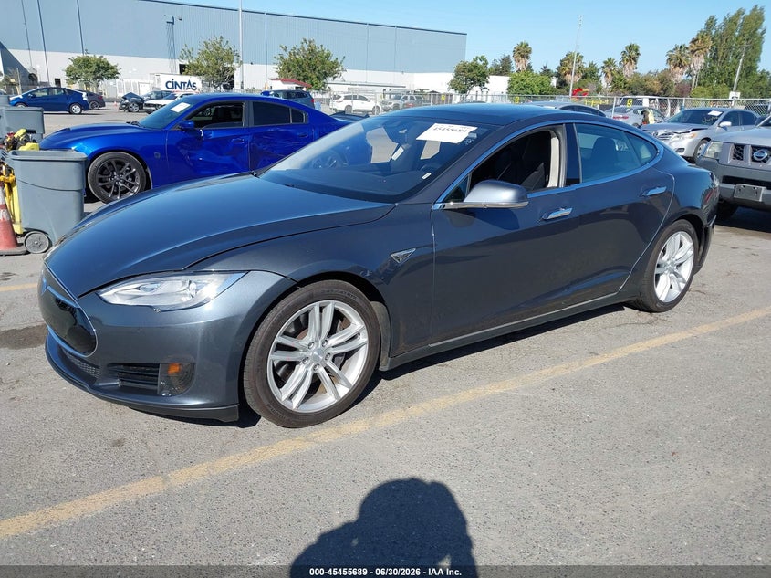 2016 Tesla Model s VIN 5YJSA1E21GF129690 IAAI salvage auction — RIGHT REAR, Salvage (California), sold $6,100 on 2026-07-11 (photo 2)