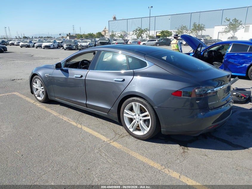 2016 Tesla Model s VIN 5YJSA1E21GF129690 IAAI salvage auction — RIGHT REAR, Salvage (California), sold $6,100 on 2026-07-11 (photo 3)