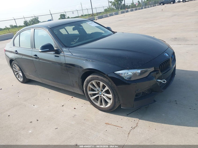 2017 BMW 3er VIN WBA8A9C31HK864661 IAAI salvage auction — WATER/FLOOD, Salvage (Texas), sold $875 on 2026-07-18 (photo 1)