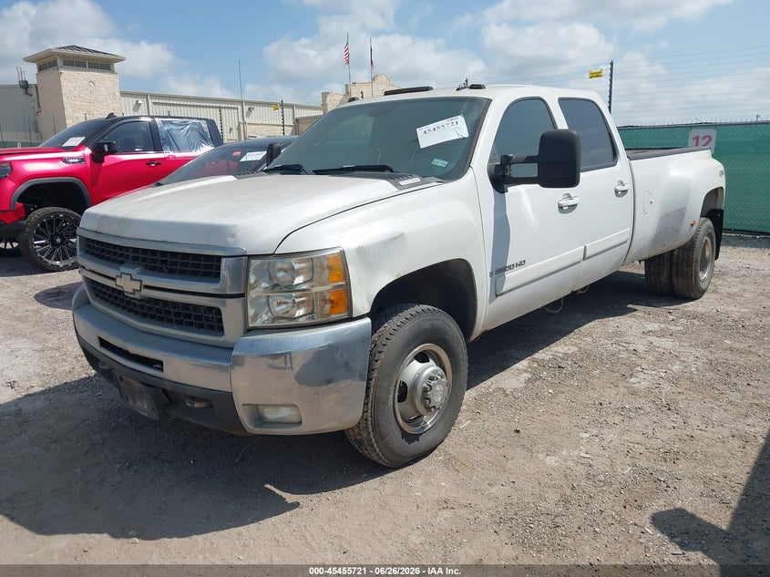2007 Chevrolet Silverado 3500 VIN 1GCJK33677F547080 IAAI salvage auction — FRONT & REAR, Enterprise Vehicles Clear Only (Texas), sold $1,650 on 2026-07-06 (photo 2)