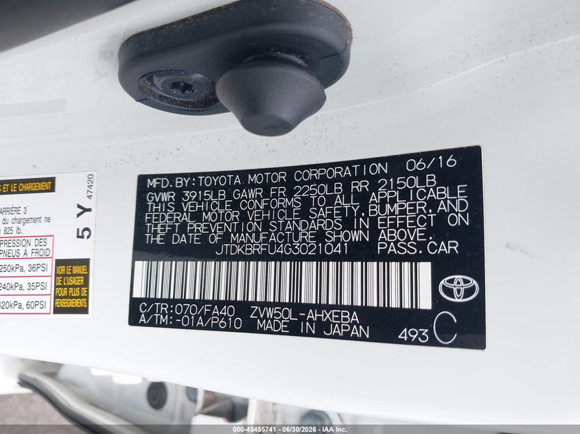 2016 Toyota Prius VIN JTDKBRFU4G3021041 IAAI salvage auction — RIGHT FRONT, Salvage Title, sold $3,150 on 2026-07-15 (photo 9)