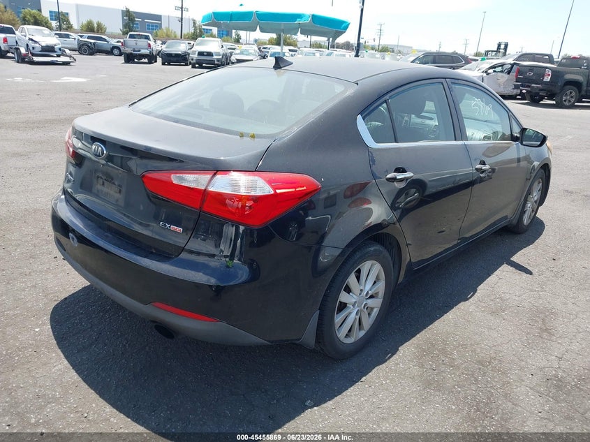 2014 Kia Forte VIN KNAFX4A81E5112248 IAAI salvage auction — SIDE, Salvage Title, sold $1,500 on 2026-07-08 (photo 4)