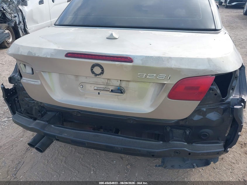 2011 BMW 3 series VIN WBADW3C56BE537578 IAAI salvage auction — REAR END, Salvage (Texas), sold $1,150 on 2026-07-29 (photo 6)