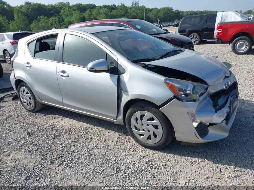 2016 Toyota Prius c VIN JTDKDTB39G1139425 IAAI salvage auction — FRONT END, Wait Title, sold $2,900 on 2026-08-02 (photo 1)