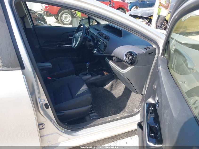 2016 Toyota Prius c VIN JTDKDTB39G1139425 IAAI salvage auction — FRONT END, Wait Title, sold $2,900 on 2026-08-02 (photo 5)